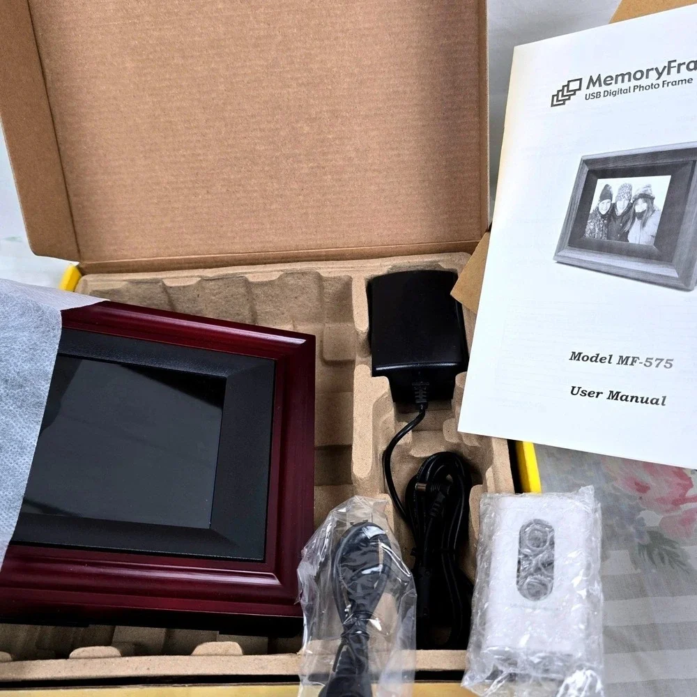 Digital Spectrum MemoryFrame 575‎ USB Digital Photo Frame Plays MP3 Audio Video